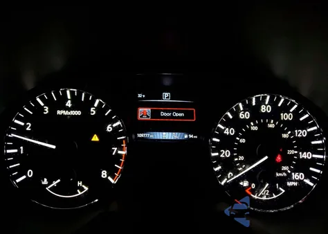 2018 Nissan Altima 2.5 z USA, uszkodzony, nr VIN 1N4AL3AP5JC249201